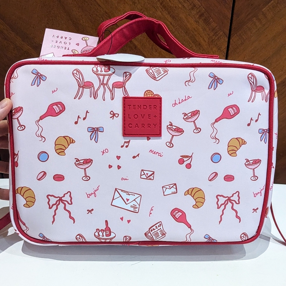 NWT Tender Love + Carry Toiletry Weekender Bag with Hanger